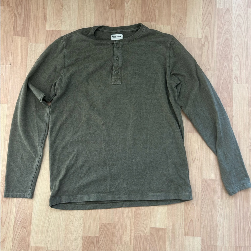 Taylor Stitch Men's Long Sleeve Henley in Olive